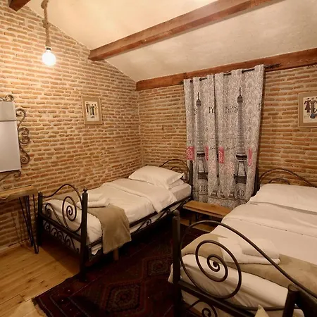 Le Petit Secret, Korce, Albania Korce